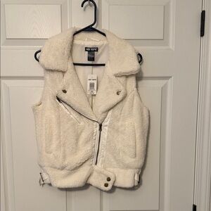 Hot Topic Cream Sherpa Moto-Style Vest
